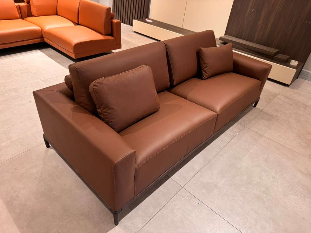 Berlin 3 Seater Sofa - OUTLET - Image 4